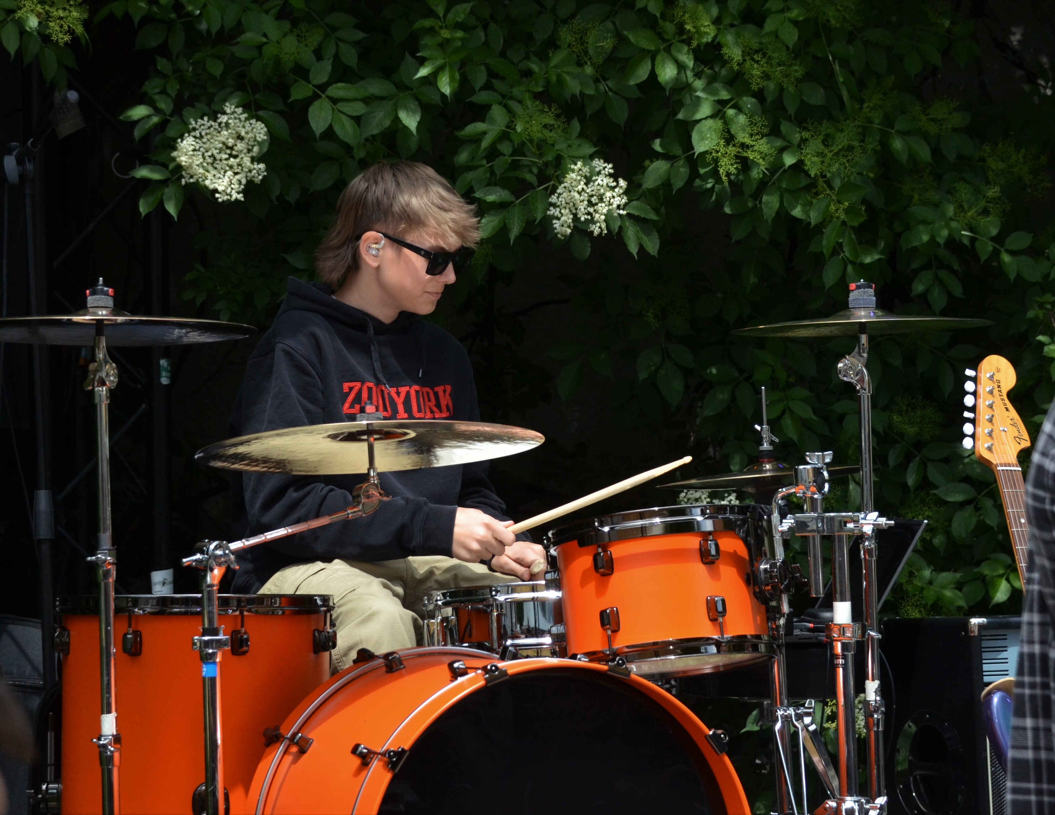 Kleinanzeige Suche Bassist/-in oder Gitarrist/-in - Bild 1