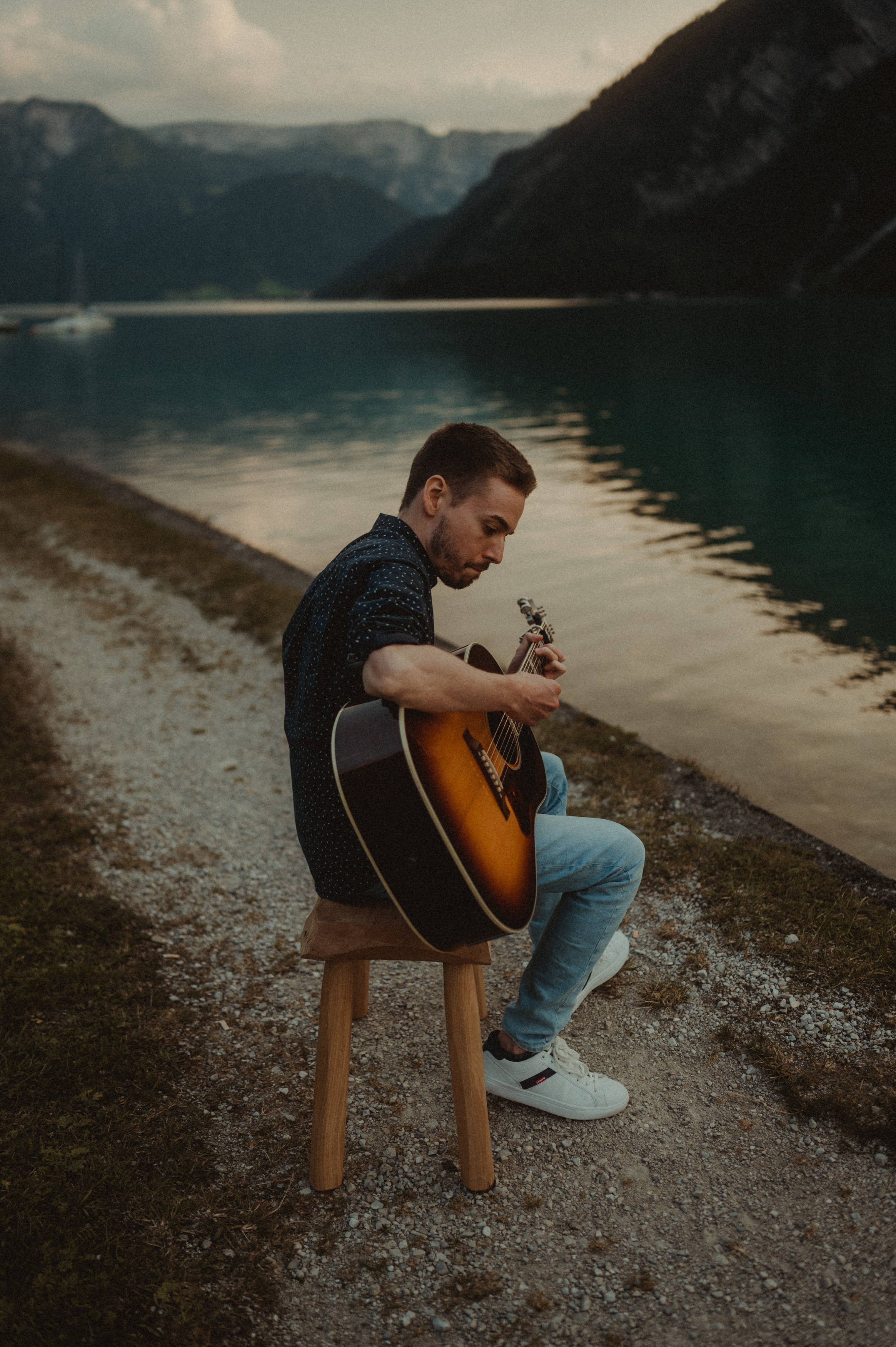 Kleinanzeige Vielseitiger Unterricht für Gitarre, Bass, Songwriting etc. - Bild 1