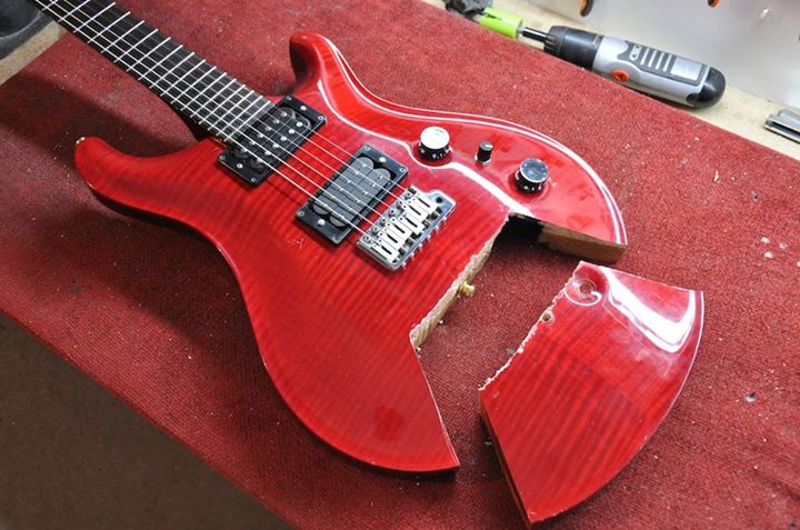 Kleinanzeige !Gitarrist sucht Band oder Musiker*innen! Guitarist looking for band or musicians - Bild 1