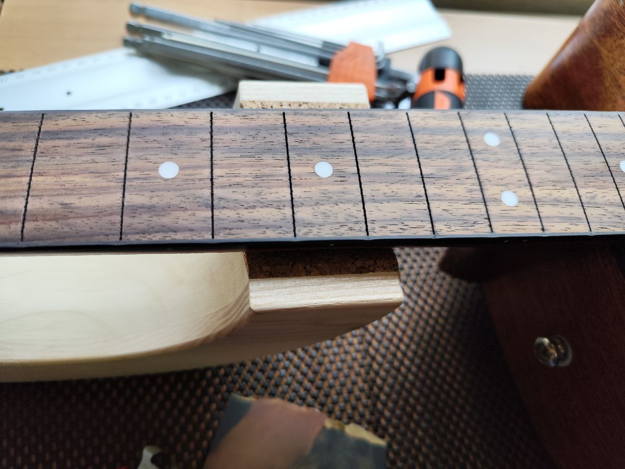 Kleinanzeige Gitarrenreparatur - Bild 3