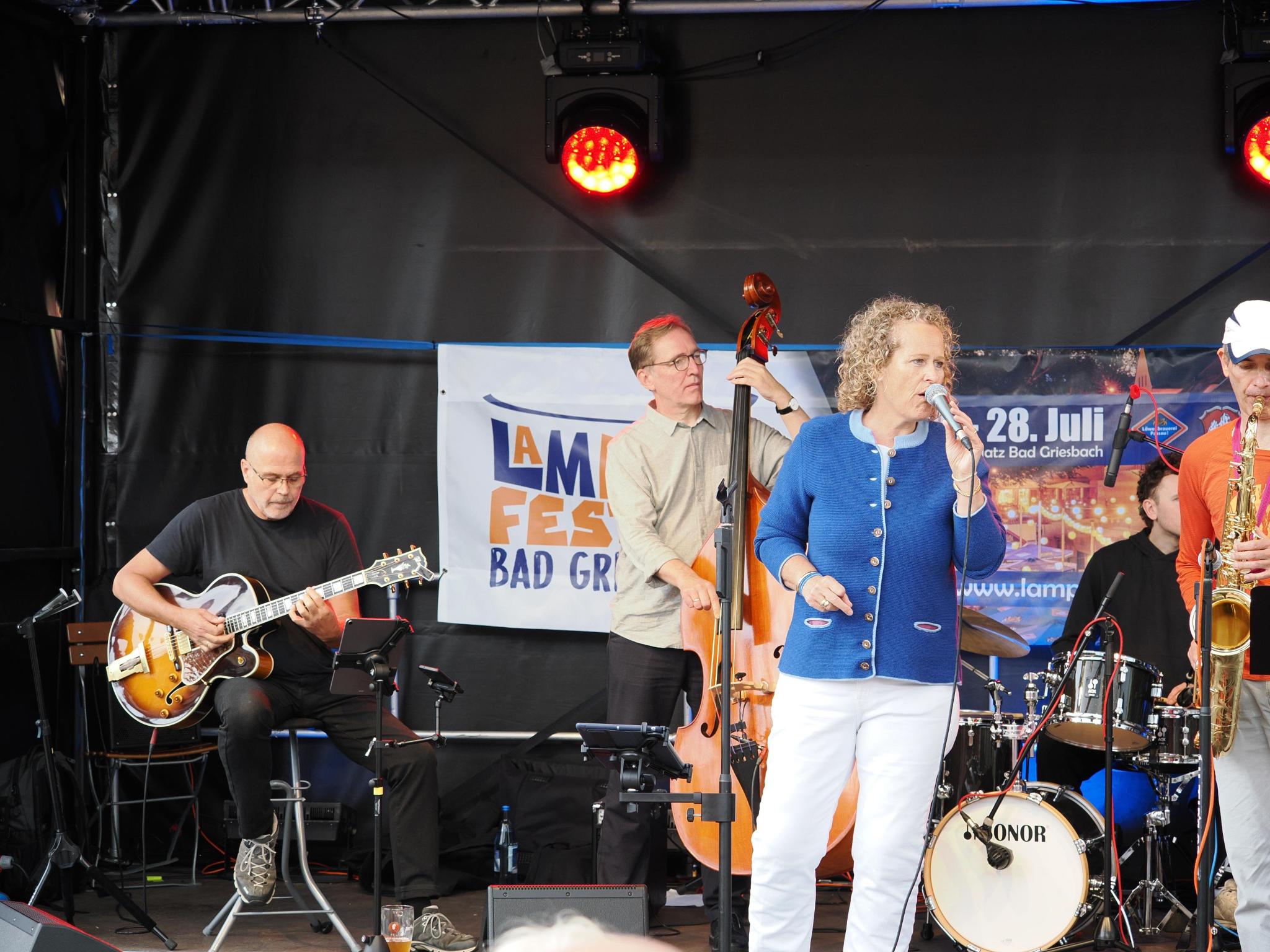 Kleinanzeige Suche Gitarrist/in für Jazz-Duo - Bild 1
