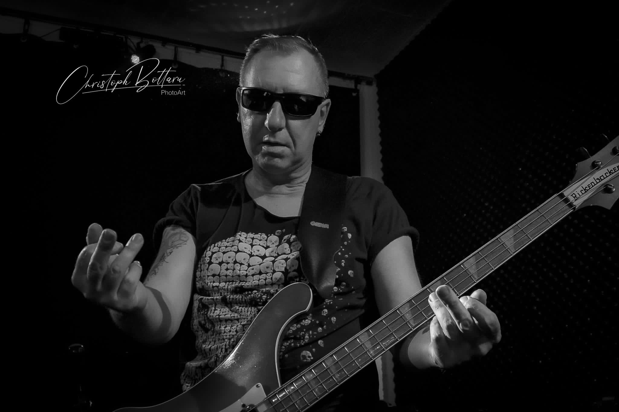 Kleinanzeige Drummer gesucht.Programm live fertig  - Bild 2