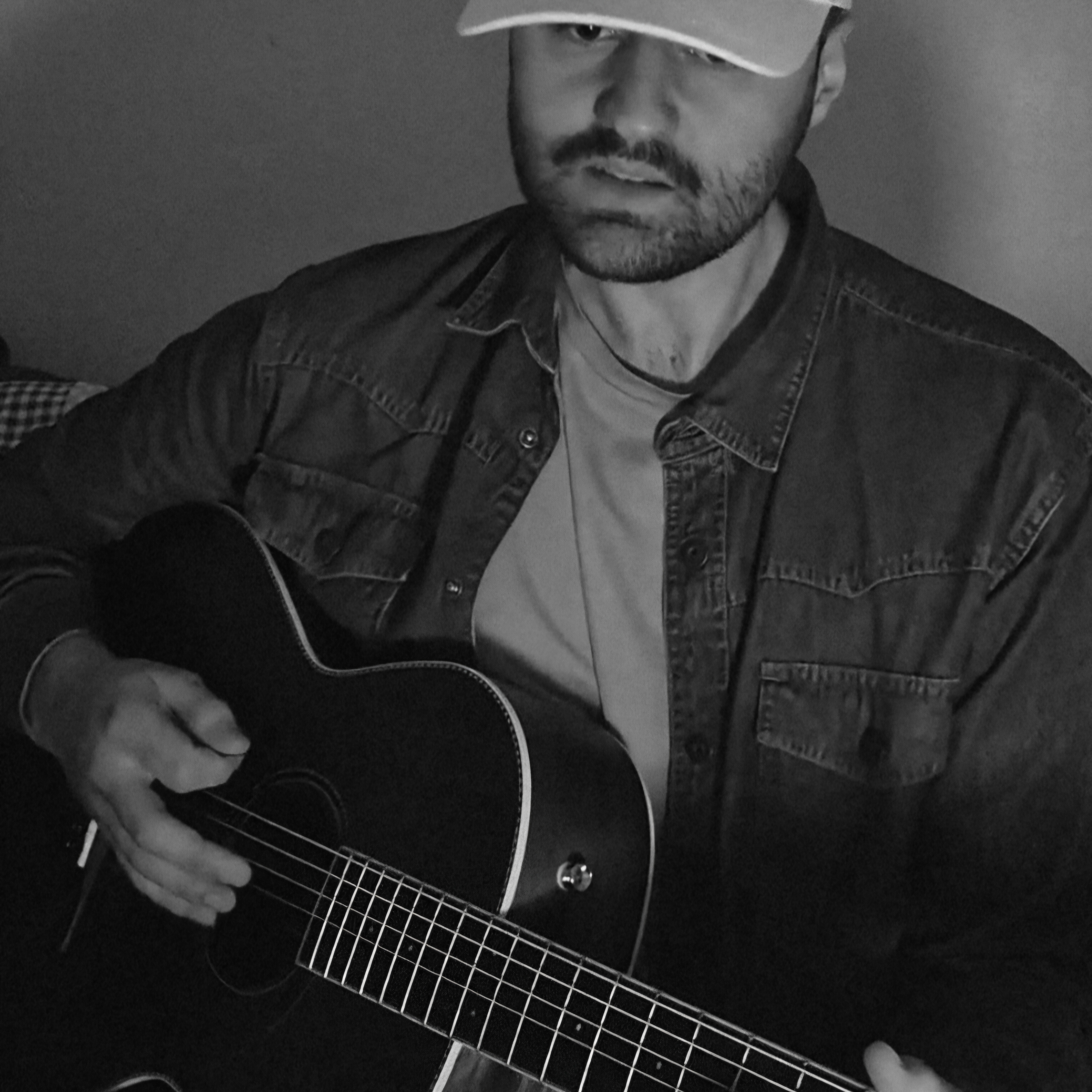 Kleinanzeige B (25), Akustik-/ E-Gitarre und Gesang - Bild 1