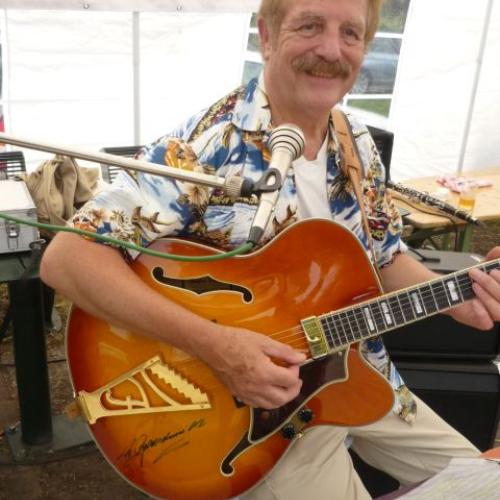 Kleinanzeige Jazzgitarrist - Bild 1