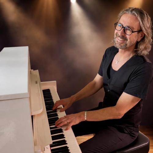Kleinanzeige Keyboarder/Pianist sucht Band - Bild 1