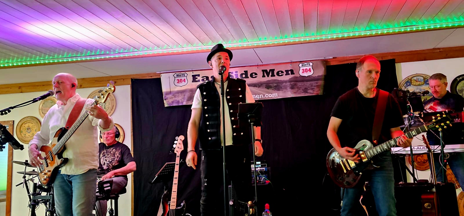 Kleinanzeige E-Gitarrist/-in mit BG-Vocals gesucht - Bild 1