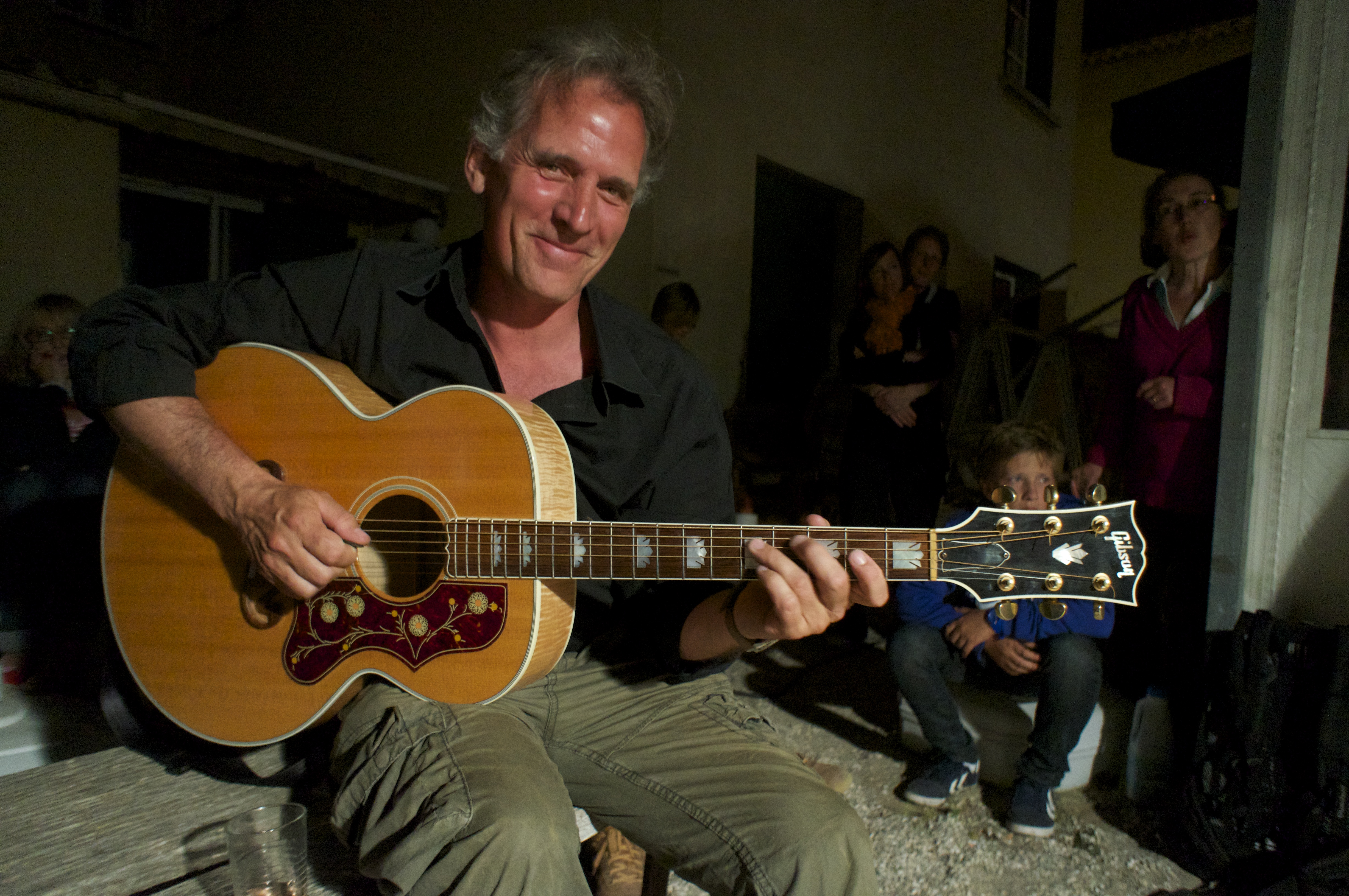 Kleinanzeige Gitarrist sucht Musiker zum entspannten Jammen Jazz/Bossa/Songs in München - Bild 1