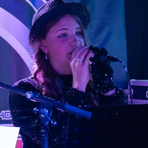 Kleinanzeige Ich suche Drummer, Keyboarder Bassist und Gitarrist im Alter zwischen 16 und 23, die mehr wollen als nur kleine Auftritte - Bild 5