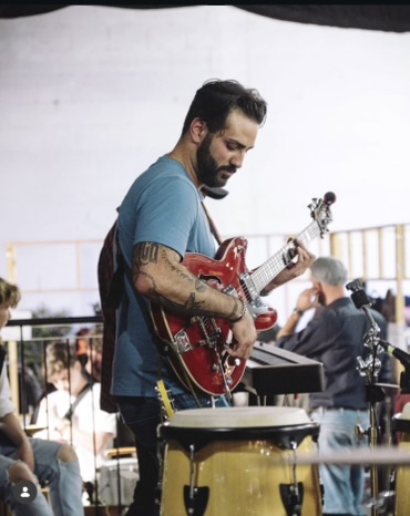Kleinanzeige Gitarrist sucht professionelle Band - Bild 1