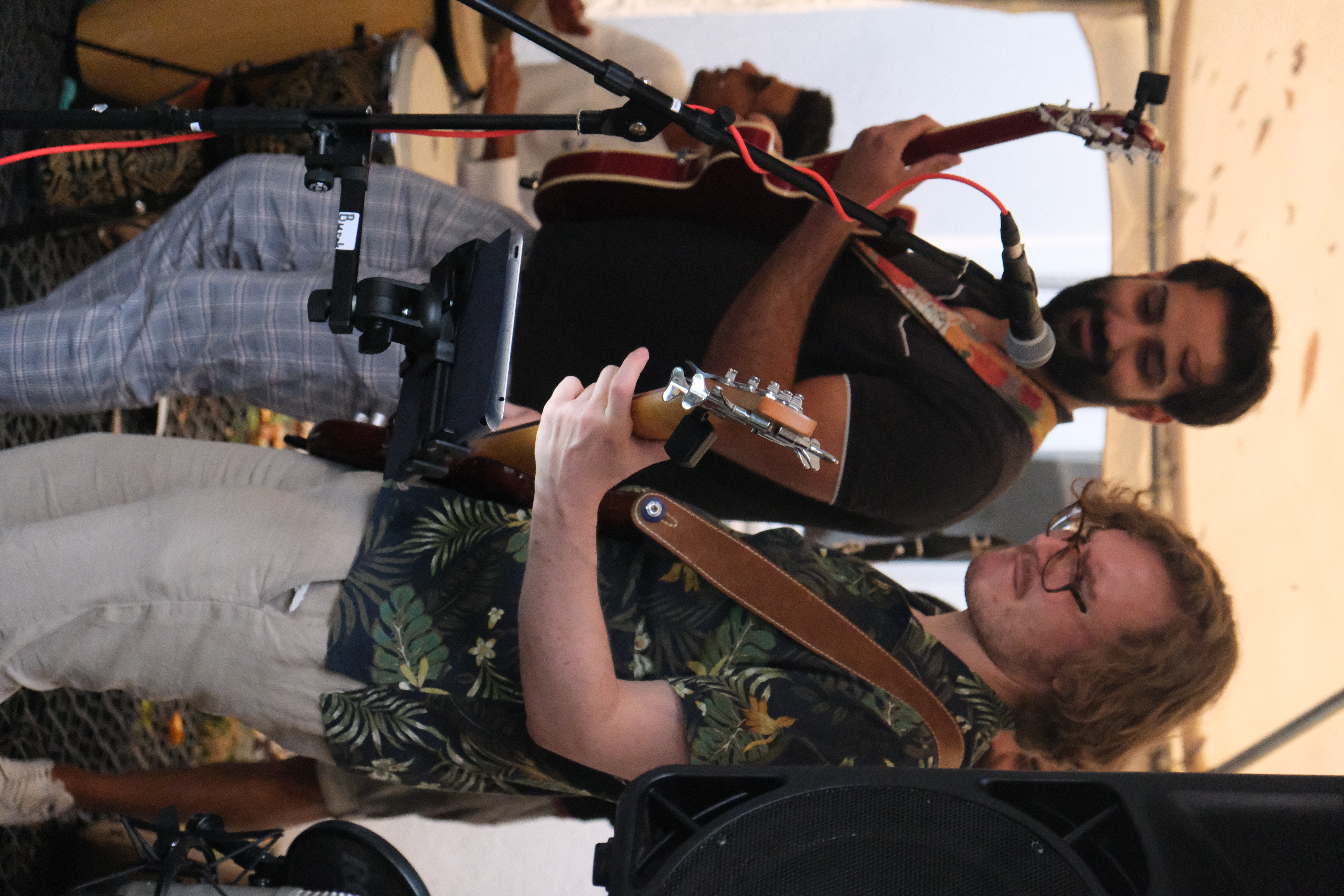 Kleinanzeige Gitarrist sucht professionelle Band - Bild 4