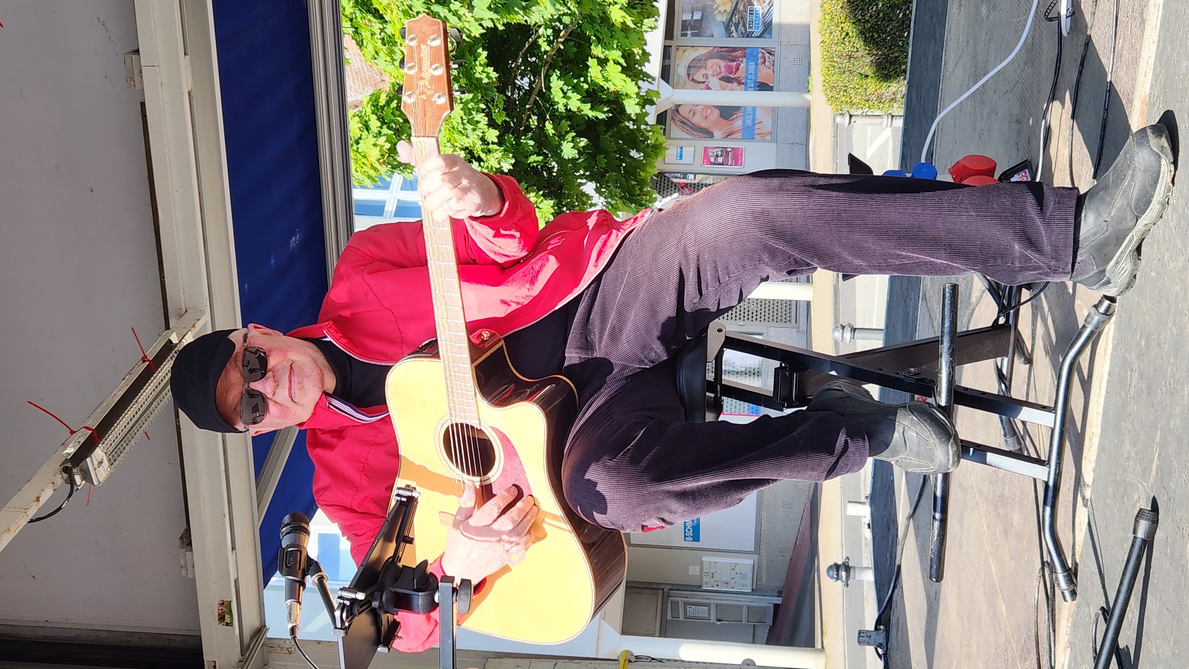 Kleinanzeige Duo-Partner mit Akustikgitarre und Top-Gesang gesucht  - Bild 1