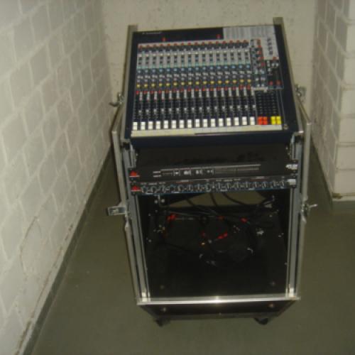 Kleinanzeige Mischpult Soundkraft FX16ii mit Compressor dbx 166xl und Supression Processor dbx AFS 224 im Roll-Case - Bild 1