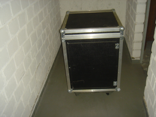 Kleinanzeige Mischpult Soundkraft FX16ii mit Compressor dbx 166xl und Supression Processor dbx AFS 224 im Roll-Case - Bild 2