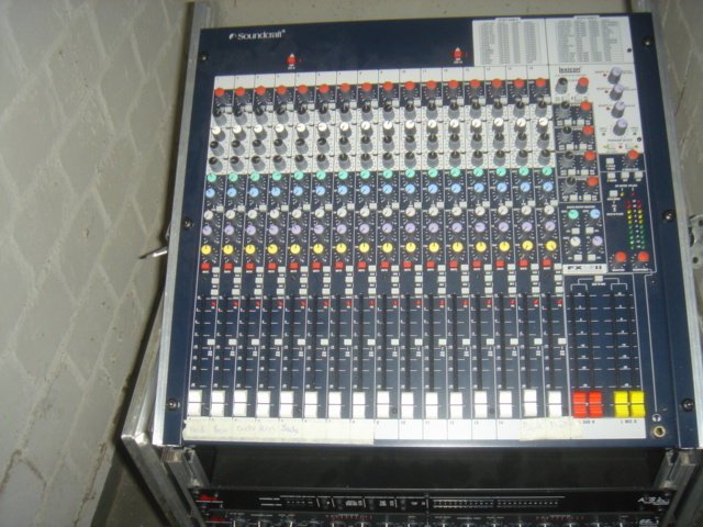 Kleinanzeige Mischpult Soundkraft FX16ii mit Compressor dbx 166xl und Supression Processor dbx AFS 224 im Roll-Case - Bild 3