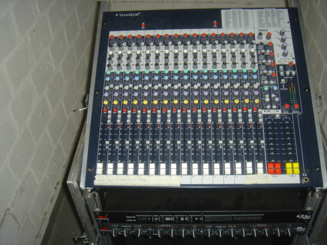 Kleinanzeige Mischpult Soundkraft FX16ii mit Compressor dbx 166xl und Supression Processor dbx AFS 224 im Roll-Case - Bild 6