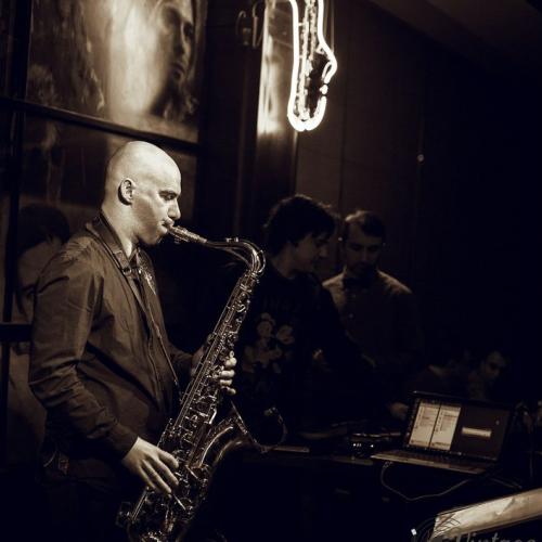 Kleinanzeige Saxophonist sucht DJ-Partner für Live-Auftritte (House/Pop/Lounge/Dance) - Bild 2