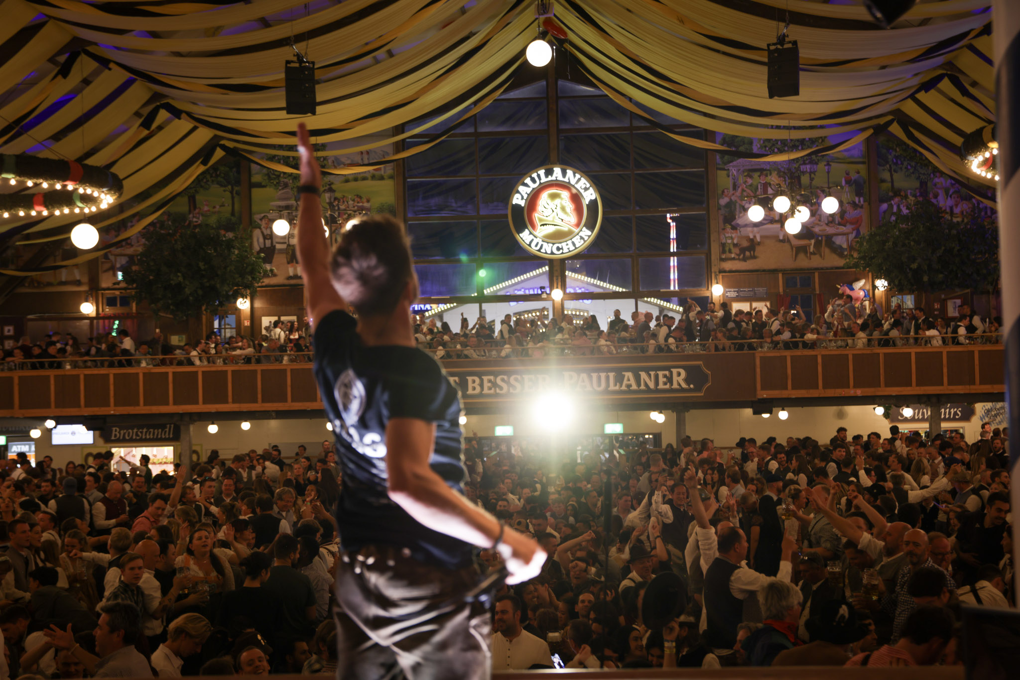 Kleinanzeige SUCHE Gitarrist/in für bekannte Oktoberfestband - Bild 2