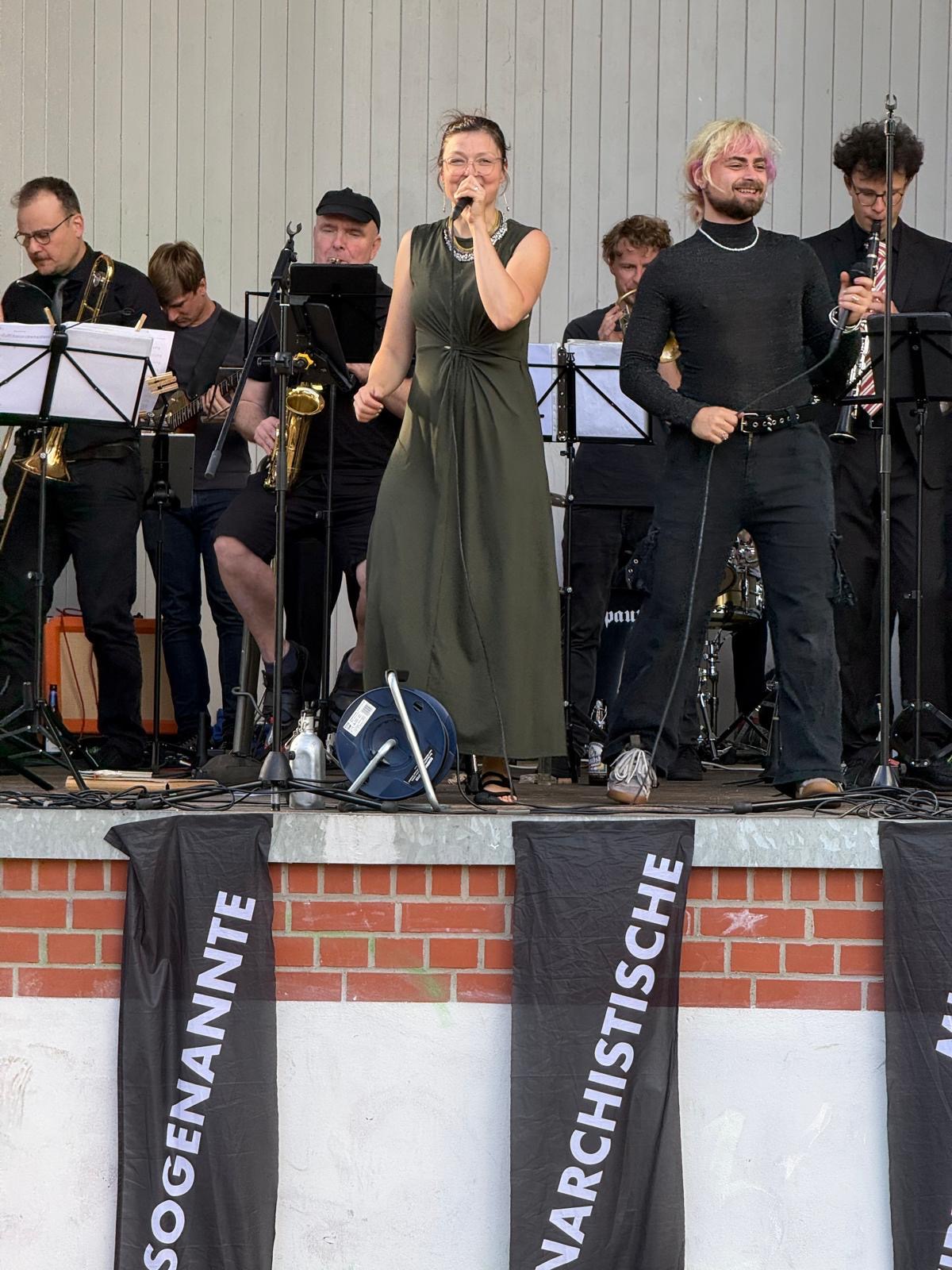 Kleinanzeige Blaspunkpop sucht Klarinettistin - Bild 1