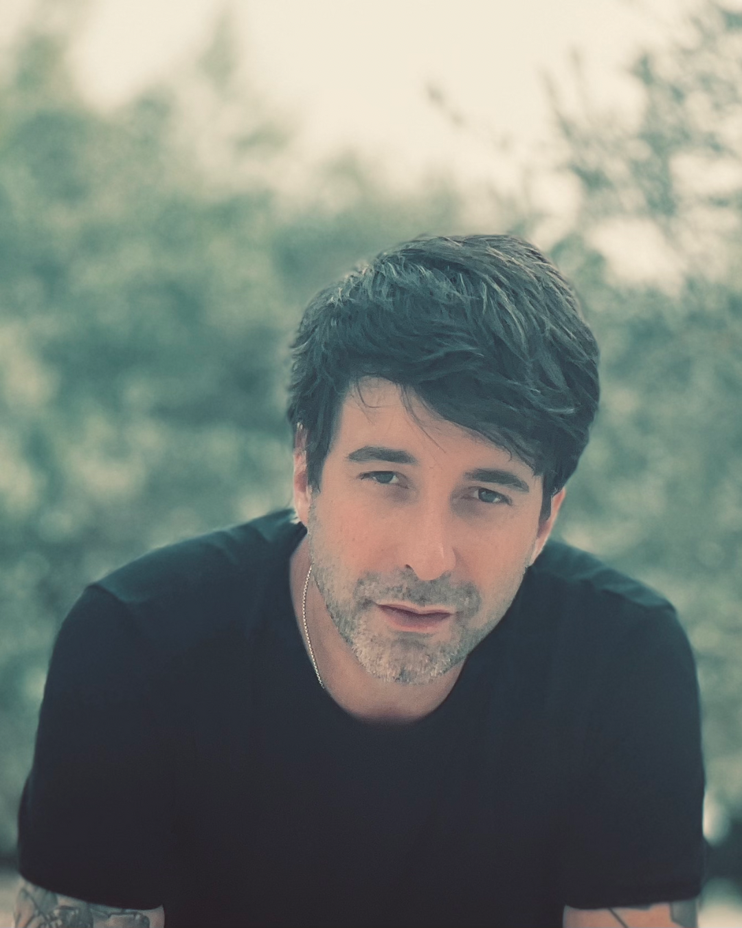 Kleinanzeige Spoken Word Poet sucht Band / Musiker:innen für „Post Punk Poetry“ - Bild 1