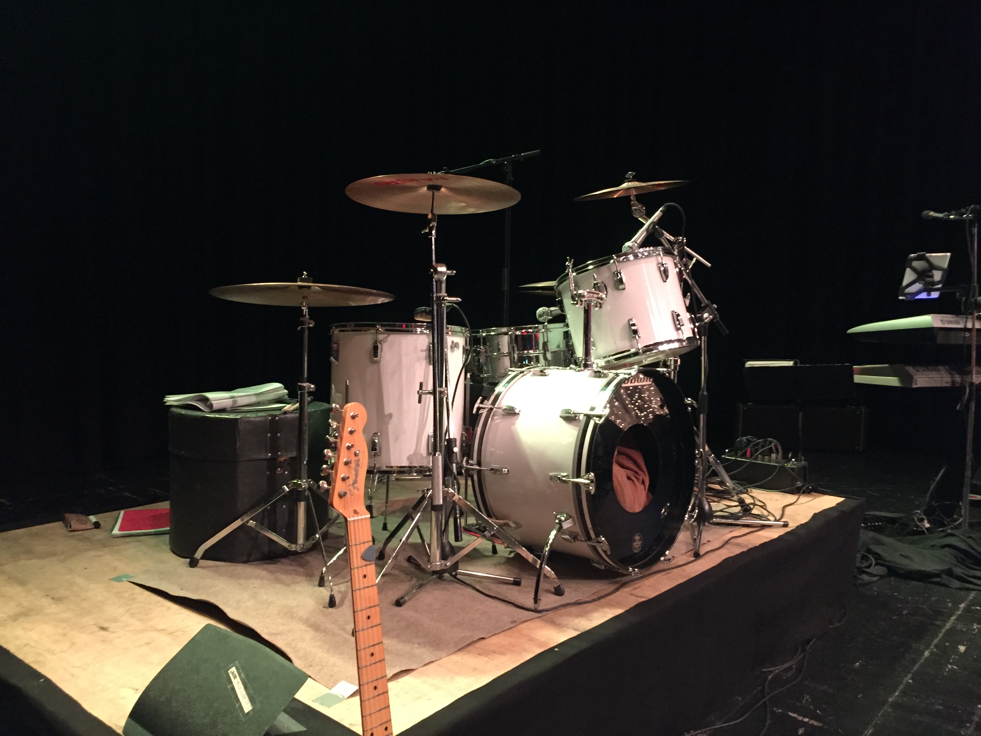 Kleinanzeige Erfahrener, repertoiresicherer, präziser Drummer mit 40 Jahren Bühnenerfahrung  - Bild 1