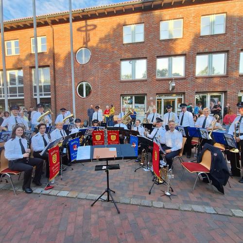Kleinanzeige Feuerwehrmusikzug Wentorf sucht (Blas-) Musiker - Bild 2