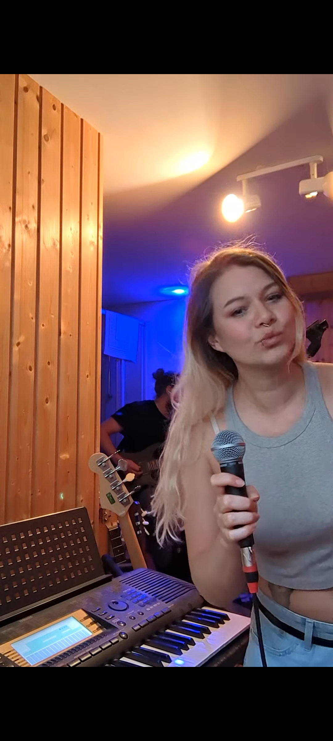 Kleinanzeige vocalistin sucht (stoner rock) band - Bild 1