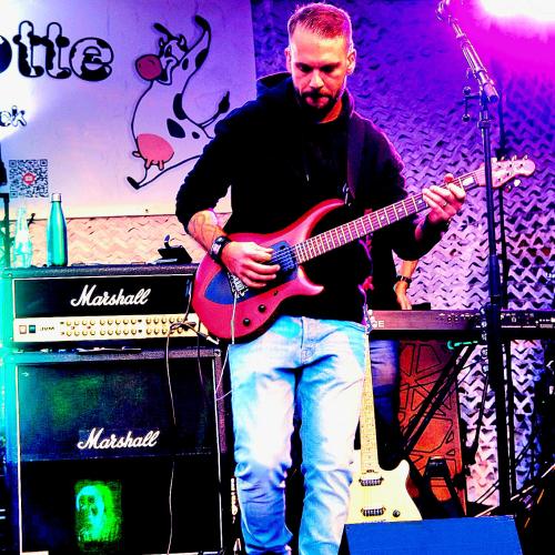 Kleinanzeige 🎸🎤 Akkustikduo gesucht – Gitarrist &amp; Sänger (34) sucht musikalische Partnerin / Partner für Hochzeits- &amp; Eventmusik ab 2026 - Bild 1