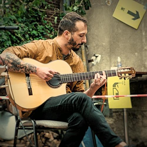 Kleinanzeige Professioneller Gitarrist sucht Band - Bild 2
