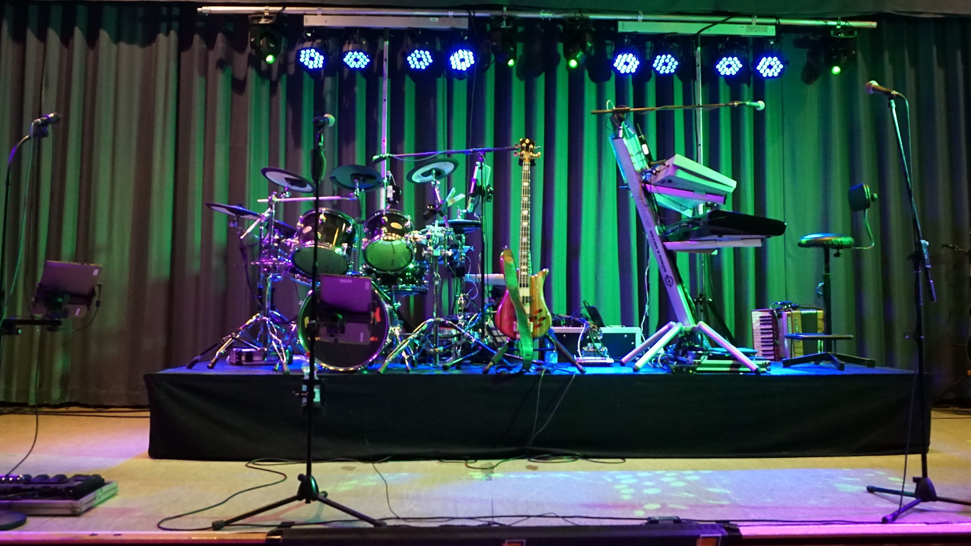 Kleinanzeige Drummer mit Gesang - Bild 1